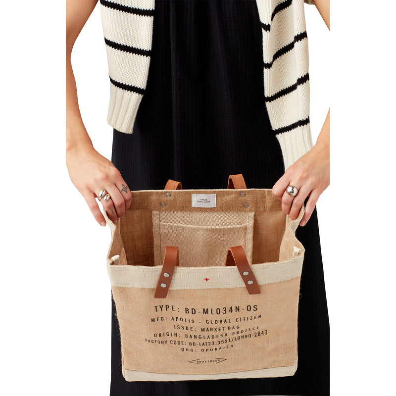 Market Tote in Natural with Black Monogram