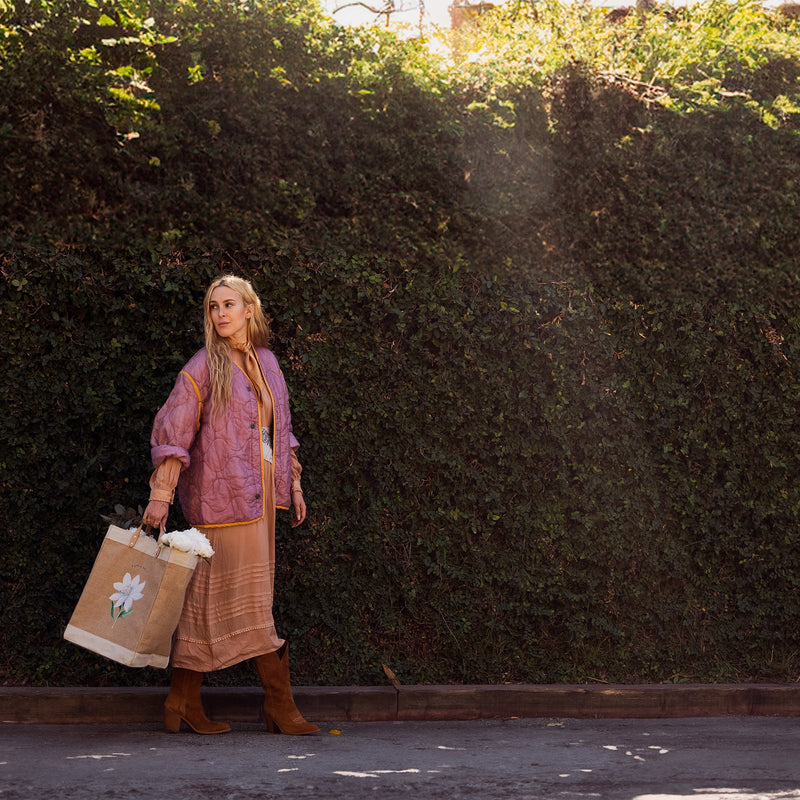 description_Rumer Willis with the Original Market Bag