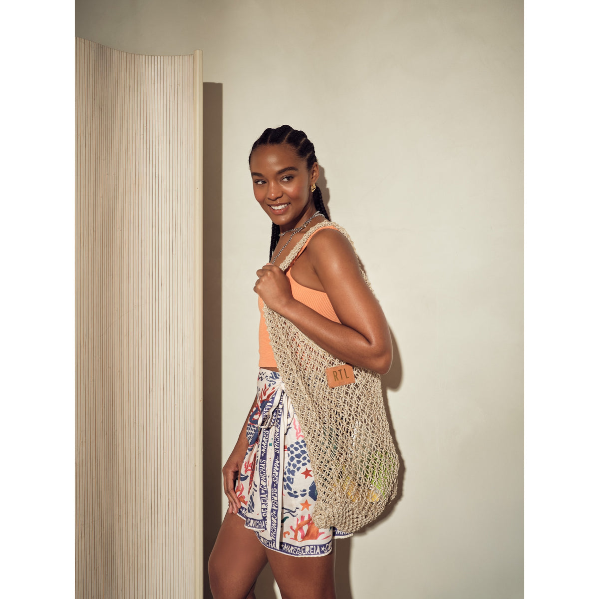 The Mercado you already love, made for the days when you want to keep it simple. Roomy enough for everything, structured enough to look good doing it.