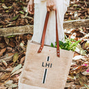 description_Long handles for easy carry throughout the day.